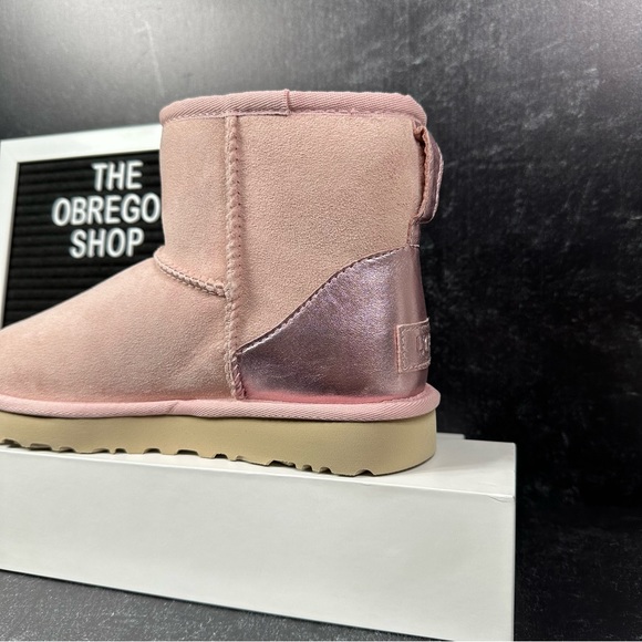 UGG CLASSIC MINI II METALLIC WOMENS SUEDE BOOTS SIZE 6 WOOL PINK NEW - Picture 10 of 10